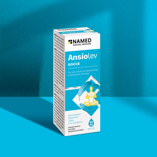 Confezione di Ansiolev Gocce NAMED da 20 ml su sfondo azzurro